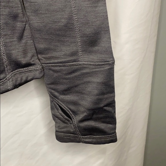 Women’s Umbro Grey sports performance pull over - Picture 3 of 5